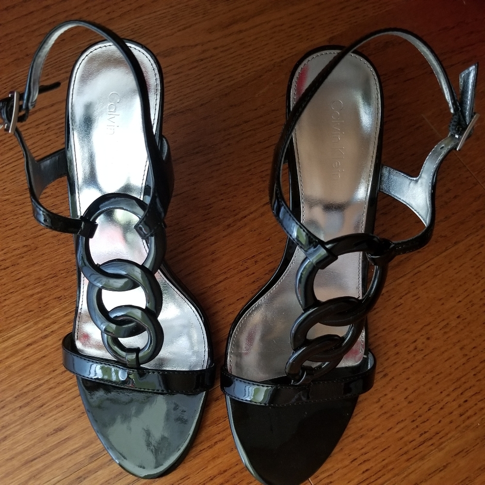 Shoes - Picture 2 of 4